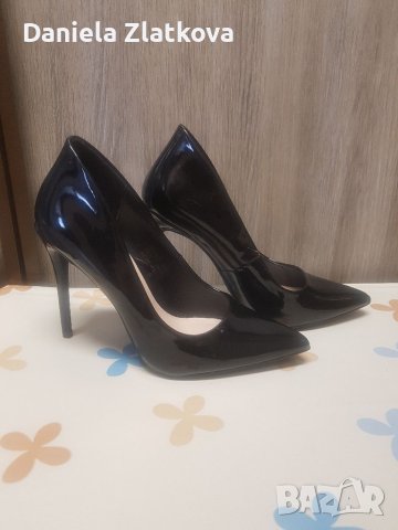 Елегантни лачени обувки с висок ток, снимка 2 - Дамски обувки на ток - 40454682