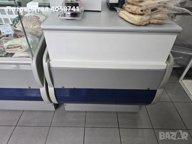Хладилна витрина+ шкаф за касов апарат, снимка 2 - Витрини - 53186089