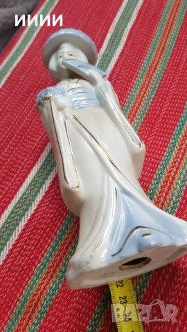 Порцеланова статуетка фигурка дама, снимка 5 - Антикварни и старинни предмети - 51850093