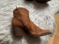 Нови кафяви велурени боти, снимка 3