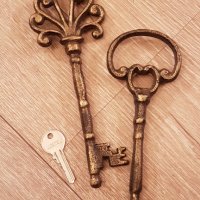  Големи Чугунени декоративни ключове–20см, снимка 1 - Антикварни и старинни предмети - 27265811
