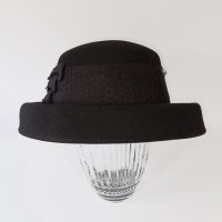Елегантна дамска черна зимна шапка с широка периферия, ретро стил, 100% вълна, федора, снимка 3 - Шапки - 39549212