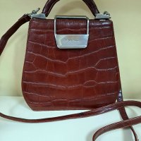 Винтидж чанта от естествена кожа  Nina Ricci, снимка 8 - Чанти - 40336148
