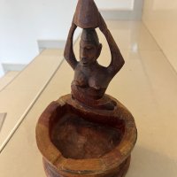 Стара статуетка - пепелник от плътно дърво, снимка 3 - Антикварни и старинни предмети - 43239469