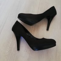 Черни обувки на висок ток, снимка 2 - Дамски обувки на ток - 26612828