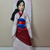 Нова оригинална кукла Мулан - Дисни Стор Disney Store , снимка 3 - Кукли - 24934238