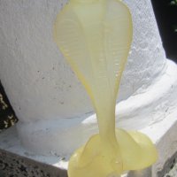 Фосфоресцираща и променяща цвета си змия - кобра фигура пластика статуетка, снимка 7 - Статуетки - 33517776