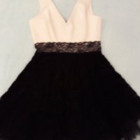 Богата уникална черно и бяло стилна рокля къса с много богата долна част, елегантна ,скъпа материя, снимка 5 - Рокли - 37258618
