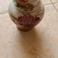 Порцеланова ваза с капак, снимка 2 - Антикварни и старинни предмети - 32239340