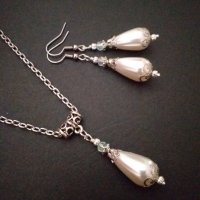 Красив комплект с бели перли капка, нежни кристалчета с орнаменти цвят Сребро, снимка 3 - Бижутерийни комплекти - 32636102