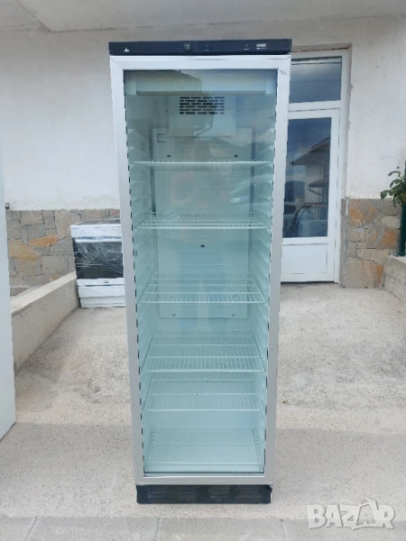 Хладилна витрина, снимка 1