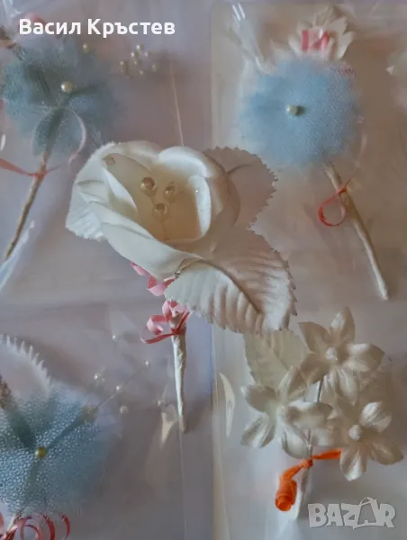 Сватбени аксесоари, Бутониери за закичване на младоженците, кумовете и гостите, снимка 1