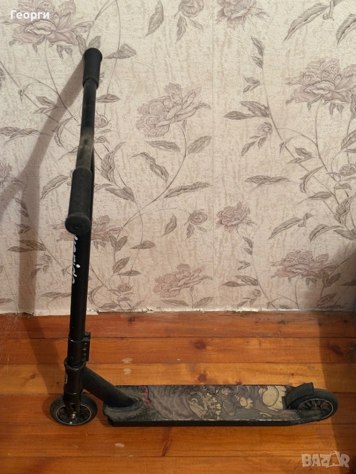 Черна тротинетка, снимка 1