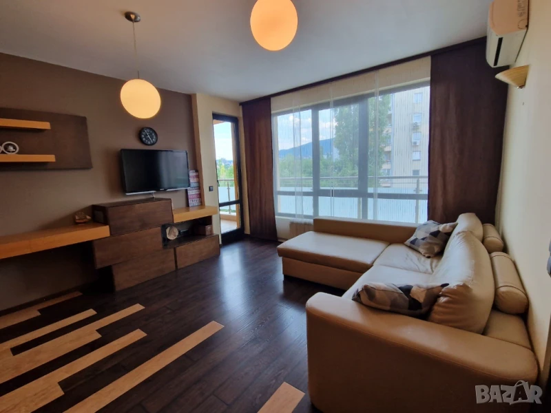 Апартамент на метри от южния парк, снимка 1