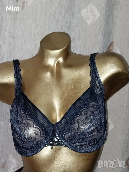 Triumph 85 C Черен дантелен сутиен , снимка 1