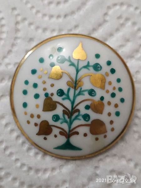 Порцеланова брошка вносна, снимка 1