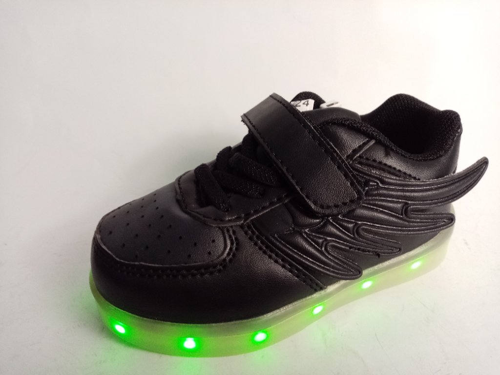 Детски маратонки светещи с USB зарядно. в Детски маратонки в гр. Русе -  ID38942988 — Bazar.bg