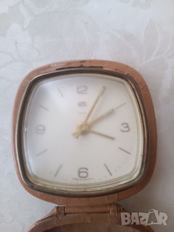 Настолен часовник UMF Ruhla 5 RUBIS , снимка 2 - Антикварни и старинни предмети - 40630789