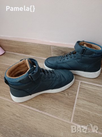 Високи сникърси , снимка 2 - Детски боти и ботуши - 43524131