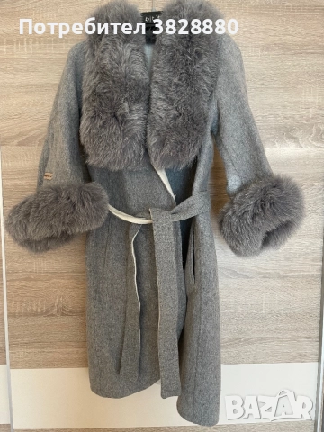 Палто от алпака с яка и ръкави от естествена лисица
