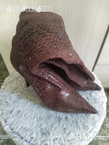 Ботуши , снимка 17 - Дамски ботуши - 23675546