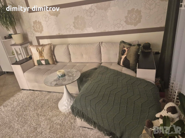 Удобен ъглов разтегателен диван