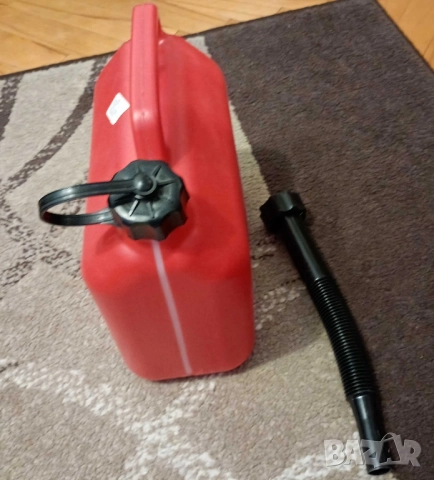 Продавам туба за бензин