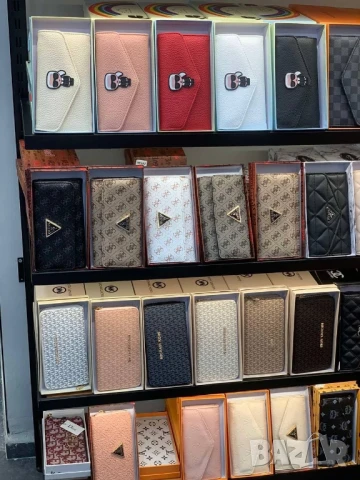 портмонета в кутия karl lagerfeld ysl saint laurent guess prada pinko MCM chanel , снимка 13 - Портфейли, портмонета - 50999464