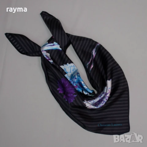 Christian Lacroix копринен шал принт карамфили, снимка 4 - Шалове - 51295713