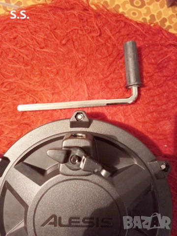 Alesis пад за електронни барабани , снимка 4 - Ударни инструменти - 53271040