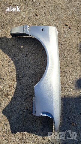 Audi a8 d2 десен калник 80 лв , снимка 2 - Части - 43590916