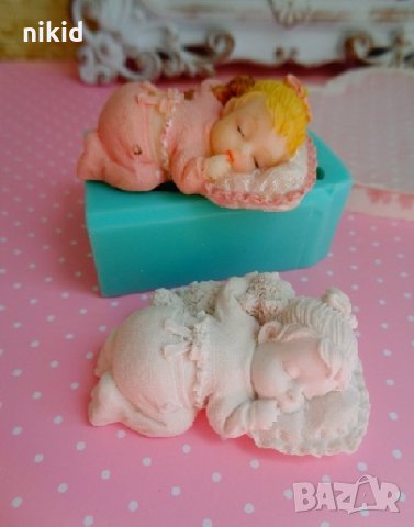 3D малко момиченце бебе с играчка силиконов молд форма калъп за фондан пита тесто шоколад гипс торта, снимка 1 - Форми - 26277760