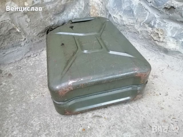 Стара Соц Метална Туба За Гориво / 20 Литра / 1986 г. , снимка 5 - Антикварни и старинни предмети - 38429206