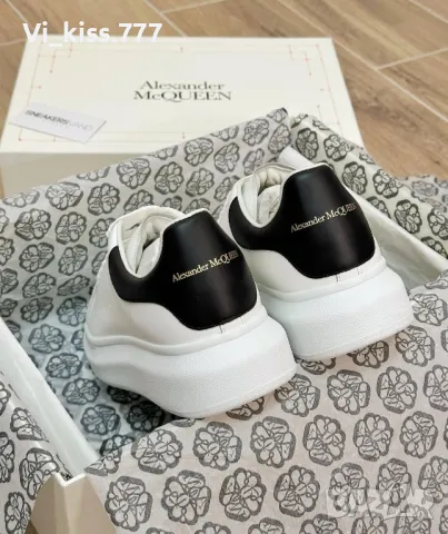 Нови обувки Alexander McQueen , снимка 3 - Маратонки - 48957478