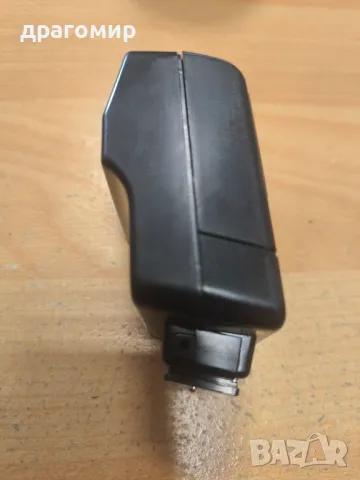 светкавица CARENA , снимка 2 - Светкавици, студийно осветление - 47276626