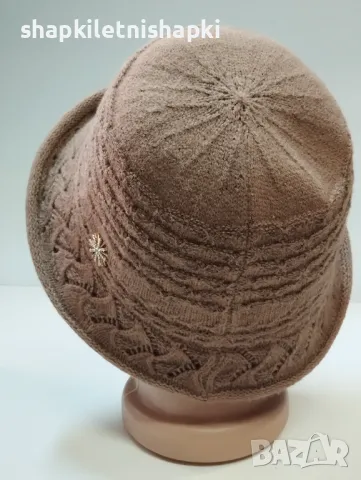 Дамска вълнена шапка с периферия 140, снимка 3 - Шапки - 48012063
