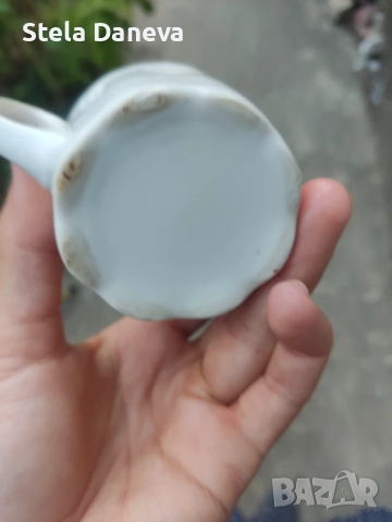 Бели порцеланови чашки с лек дефект, снимка 2 - Сервизи - 51627940