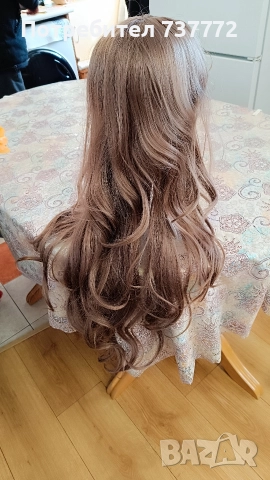 Интересен цвят леко сивееща перука