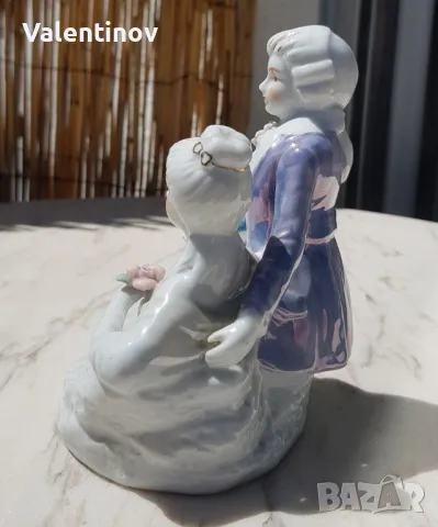 Старинна порцеланова статуетка , снимка 2 - Статуетки - 49401164