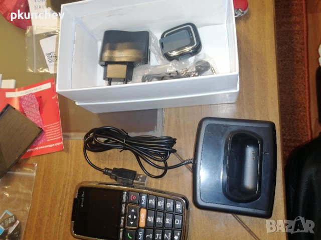 Телефон за възрастни с две сим-карти HelpPhone D7000 One, снимка 9 - Други - 43708730