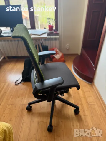 ЕРГОНОМИЧЕН ОФИС СТОЛ ЗА ПОЗНАВАЧ НА КАЧЕСТВОТО, снимка 1