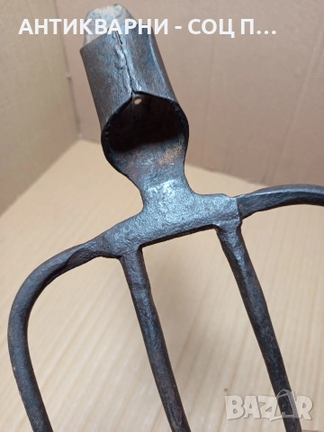 Соц Стара Кована Масивна Вила За Сено. Номер 579., снимка 8 - Антикварни и старинни предмети - 53168651