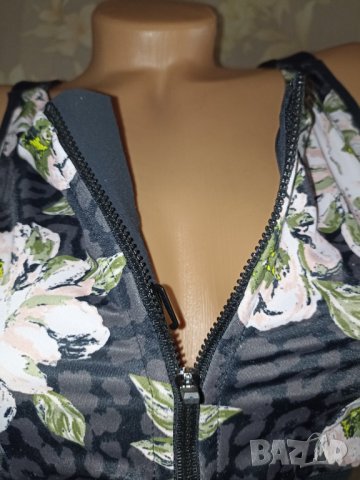 Hunkemoller 85 F Спортен сутиен с флорални мотиви и фронтален цип , снимка 7 - Бельо - 43192042