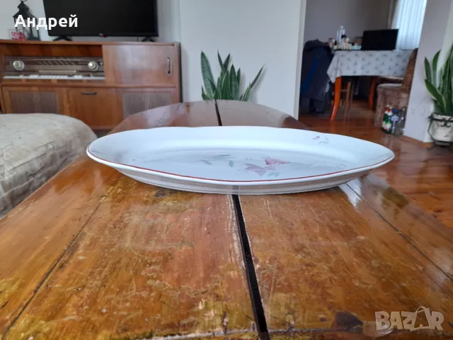 Стара порцеланова чиния,плато #9