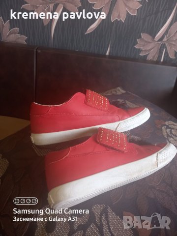 Червени Guess, снимка 4 - Дамски ежедневни обувки - 32753967
