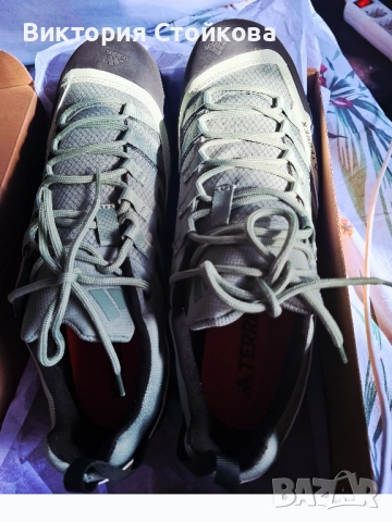 Чисто нови Adidas Terrex