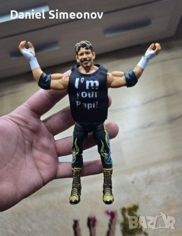 Продавам кеч фигурки 