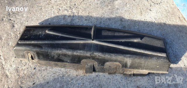 Bmw e36 air duct 51718156259 дифузьор  кора предна броня под радиатора бмв е 36, снимка 5 - Части - 38455877