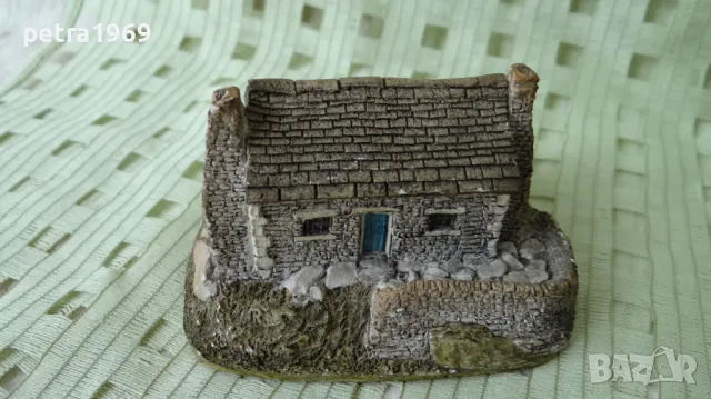 Колекционерска ръчно изработена къщичка на Lilliput Line Crofters Cottage, снимка 4 - Колекции - 49422613