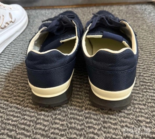 Маратонки Guess, снимка 3 - Маратонки - 51446205